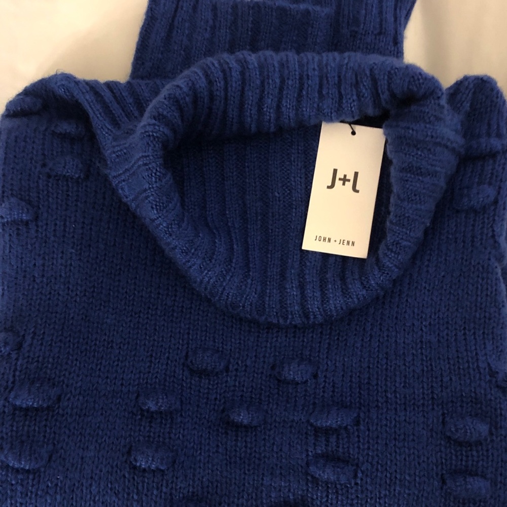 BNWT XL OR OVERSIZED SWEATER